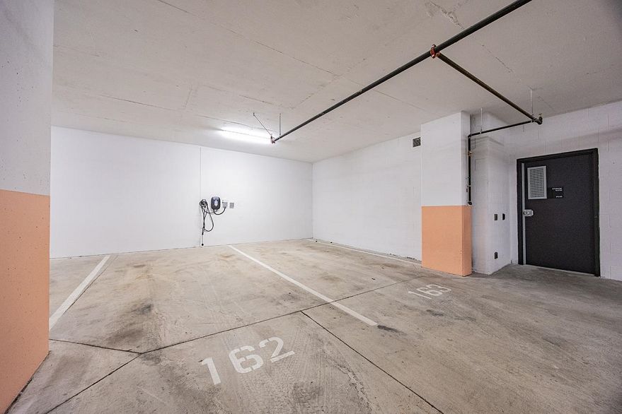 3956 Dumfries Street