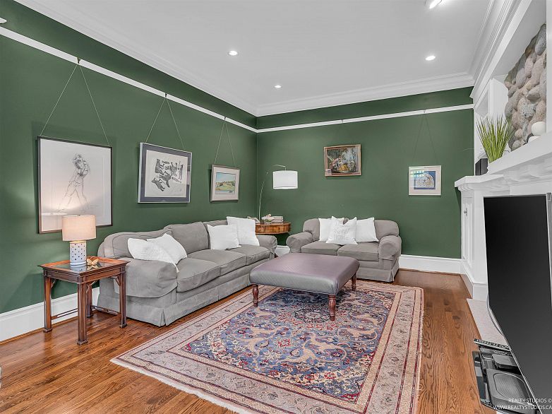 6362 Churchill Street