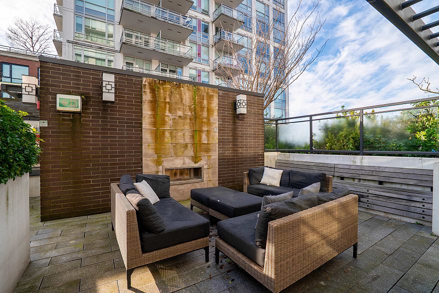 716 188 Keefer Street