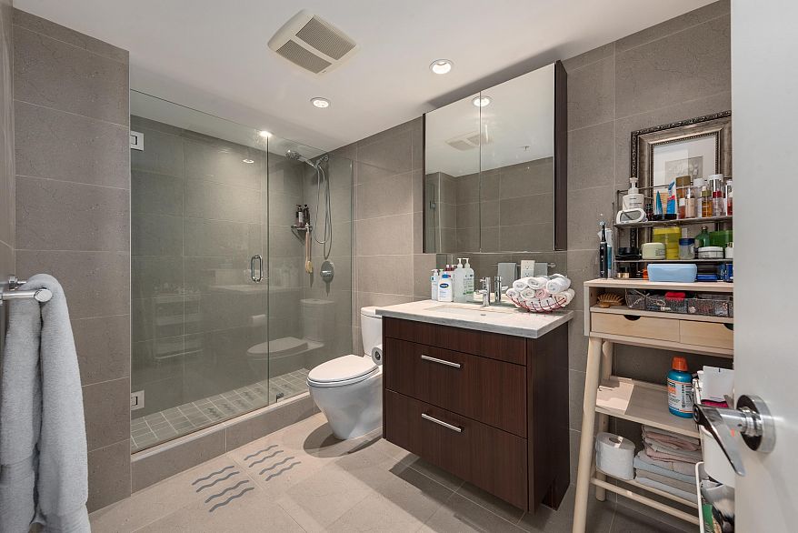 253 108 W 1st Avenue