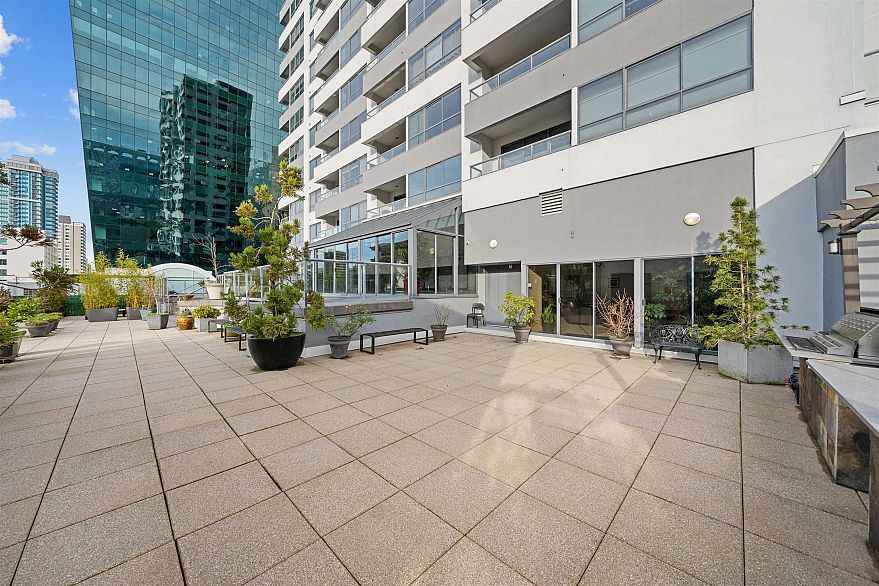 1403 1060 Alberni Street