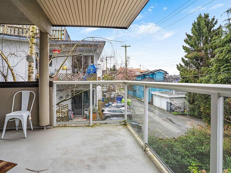 206 1963 W 3rd Avenue