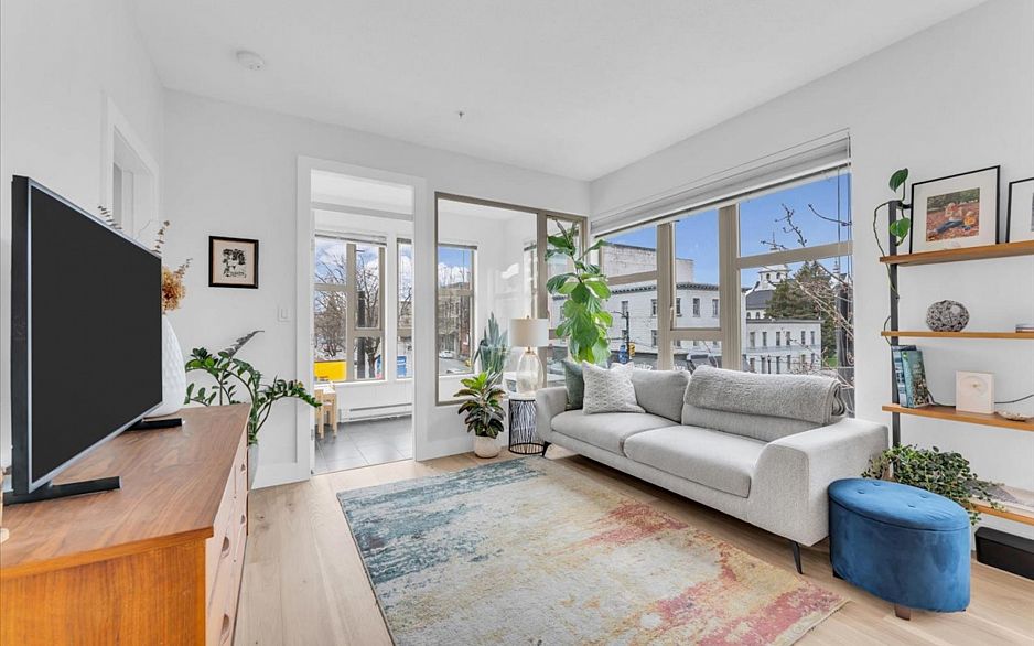 304 205 E 10th Avenue