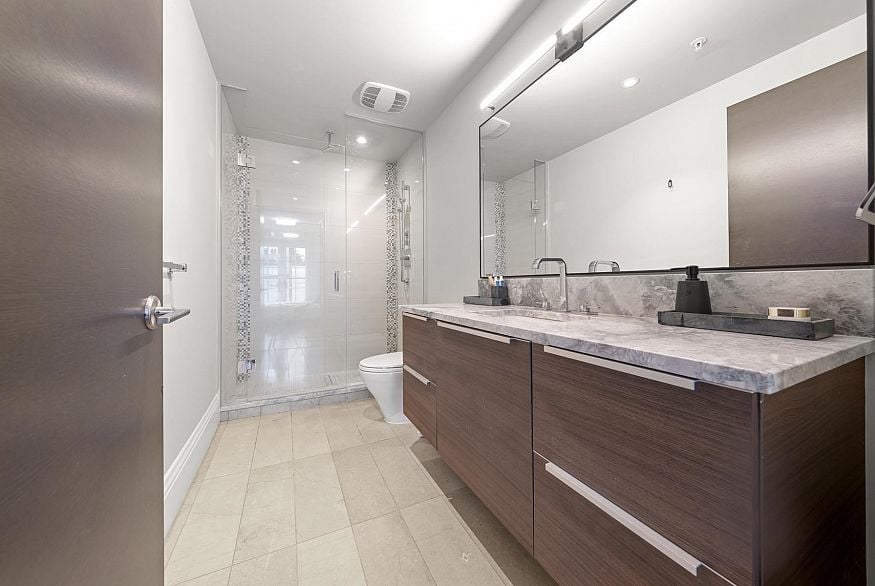 205 2035 W 4th Avenue