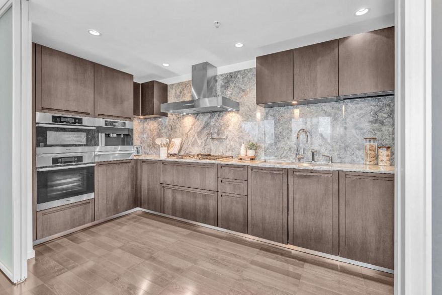 3503 1011 W Cordova Street