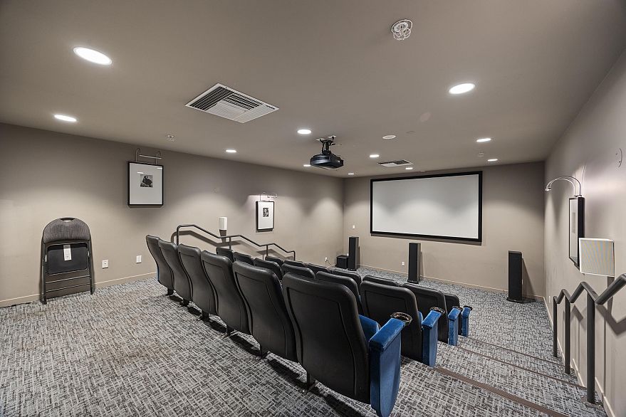 1901 1033 Marinaside Crescent