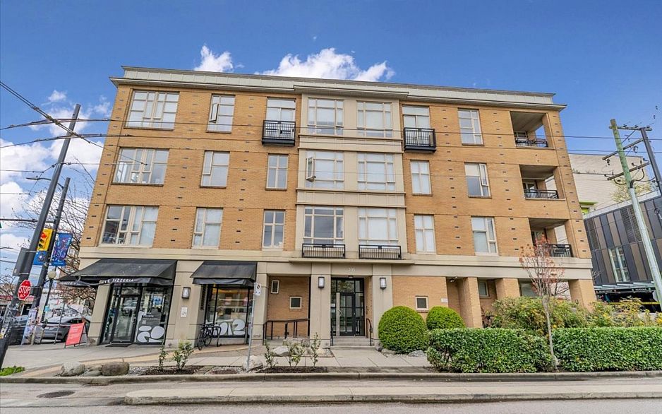 304 205 E 10th Avenue