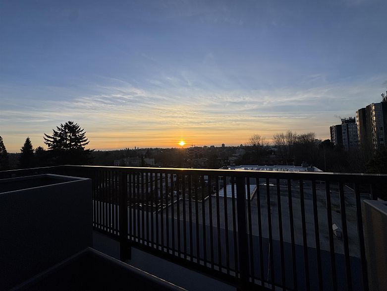 103 1550 E 3rd Avenue