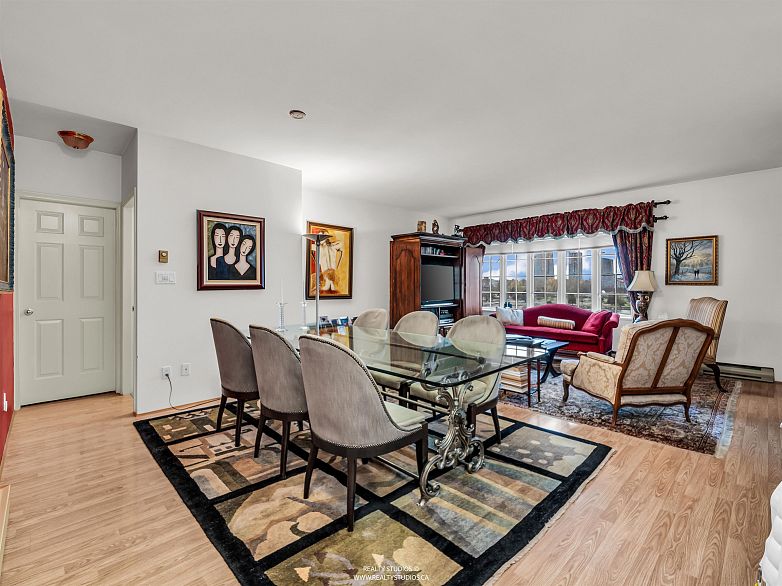 302 1311 Beach Avenue