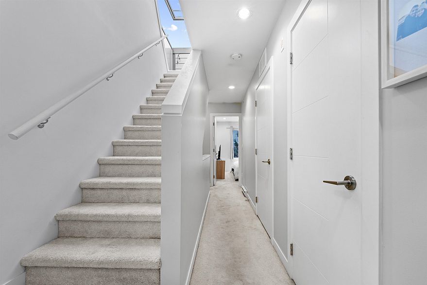 216 455 E 16th Avenue