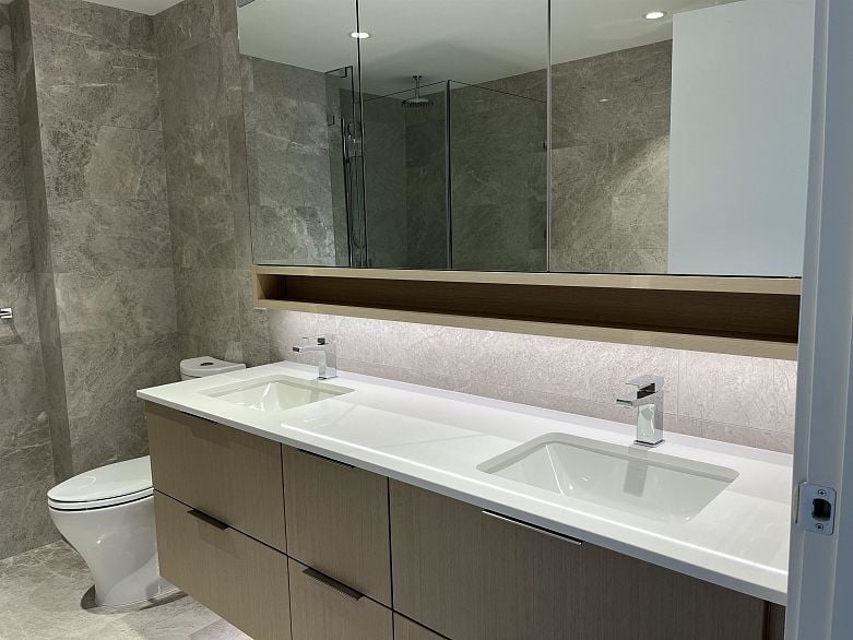 603 485 W 42nd Avenue