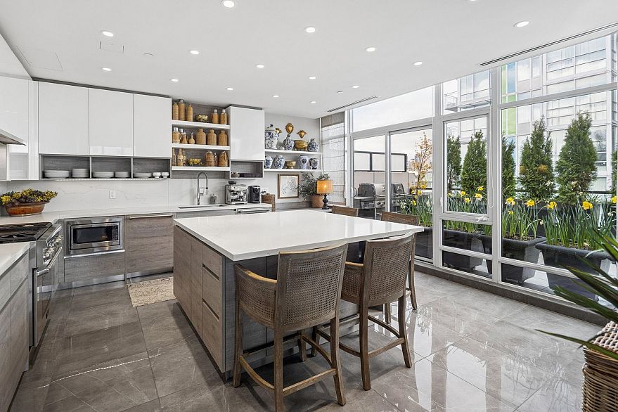 1202 1788 Ontario Street