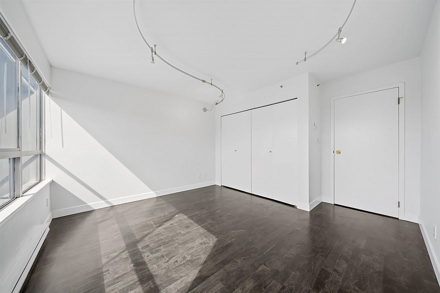 1908 1060 Alberni Street