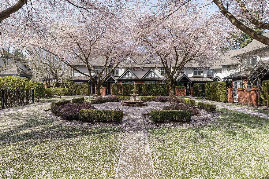 10 5880 Hampton Place