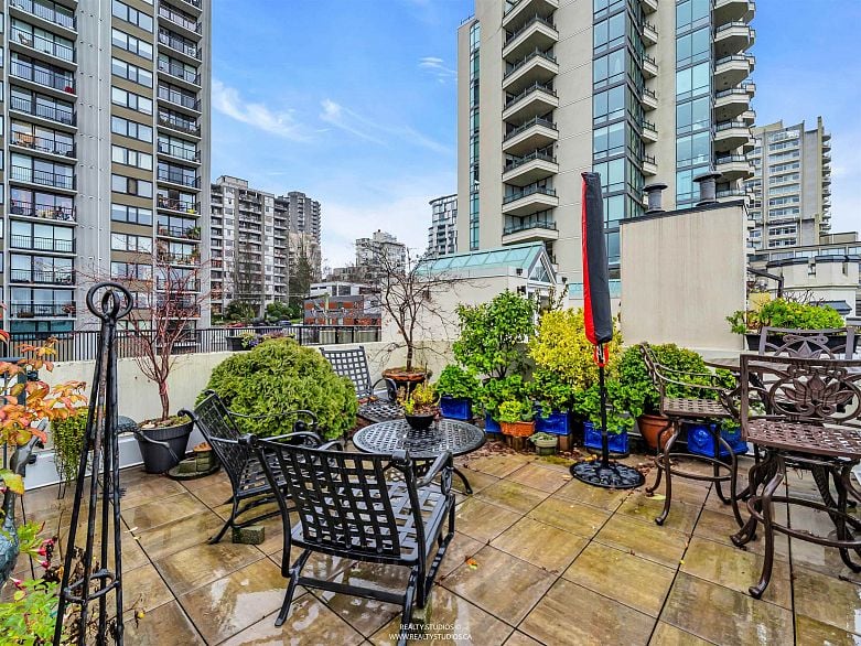 302 1311 Beach Avenue