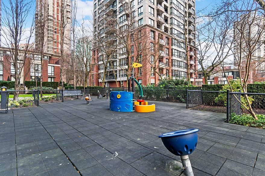 909 928 Homer Street