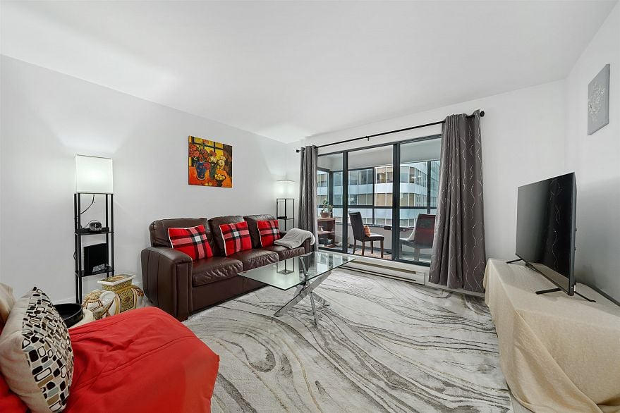 1403 1060 Alberni Street