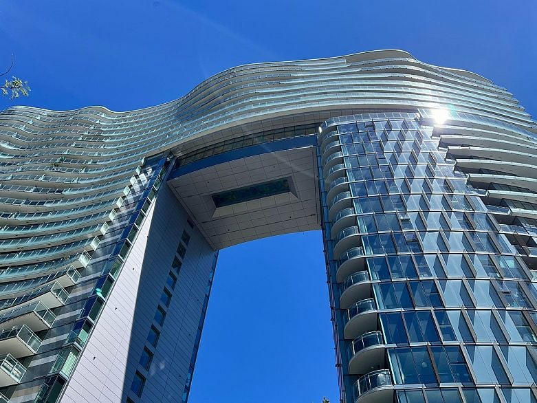 785 87 NELSON STREET, Vancouver BC V5Z 3G7