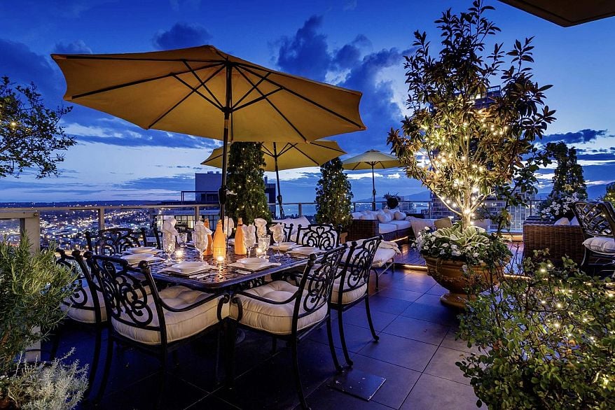 3701 1495 Richards Street