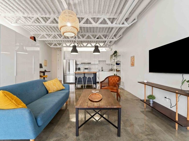 330 350 E 2nd Avenue