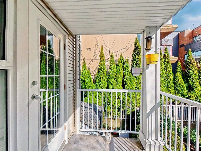 201 1868 W 8th Avenue