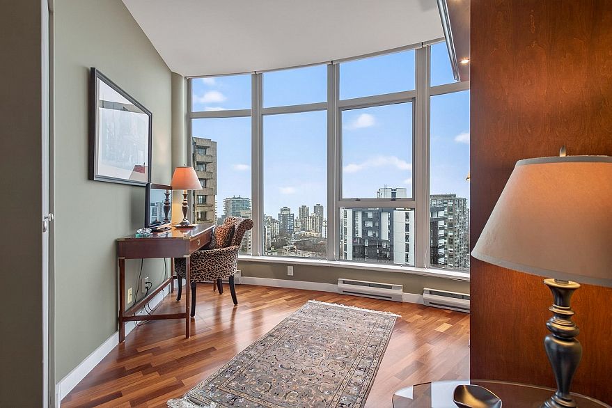 1904 1277 Nelson Street