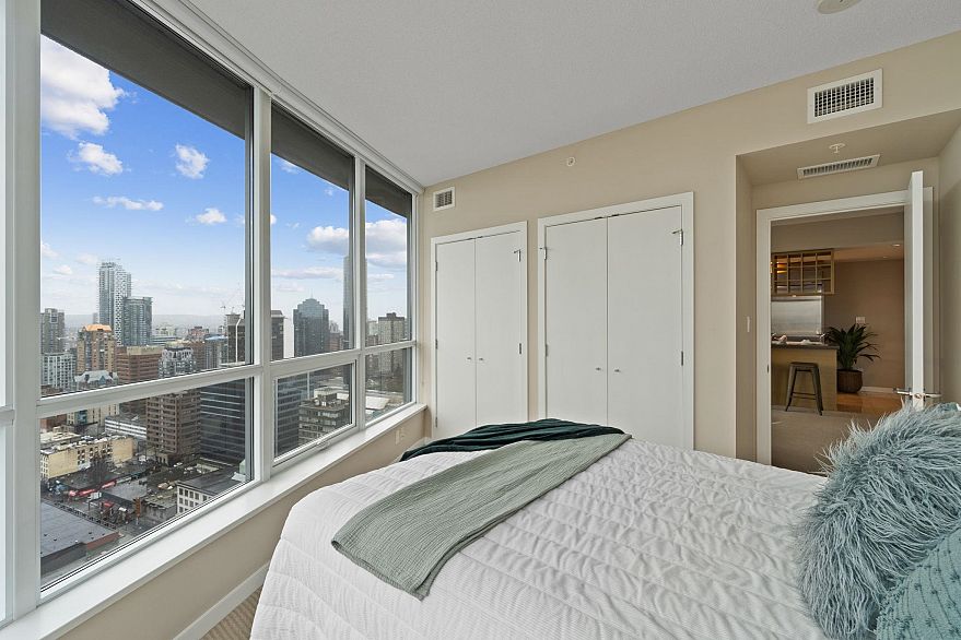 3104 833 Seymour Street