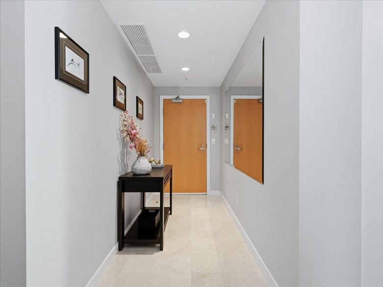 202 1790 Bayshore Drive