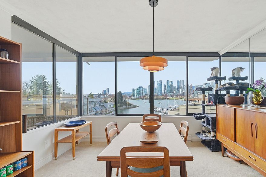 533 666 Leg In Boot Square