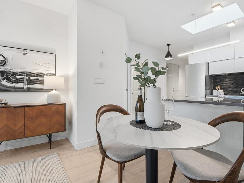 PH6 688 E 17th Avenue