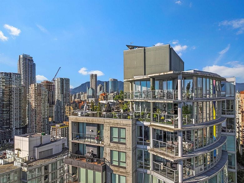 3701 1495 Richards Street