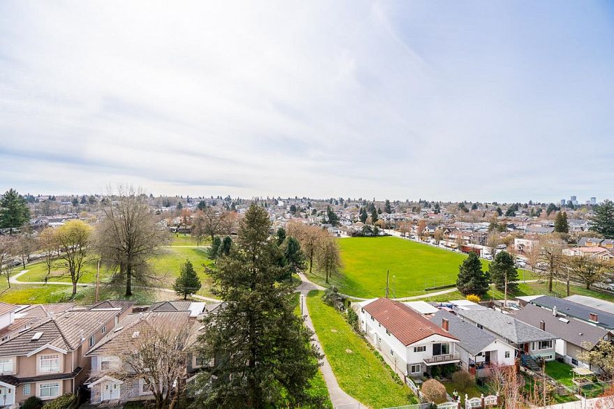 952 1483 E King Edward Avenue