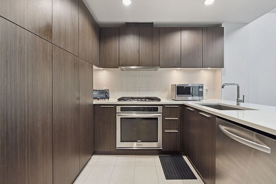 102 6033 Gray Avenue