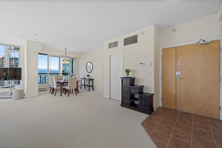 3601 1328 W Pender Street