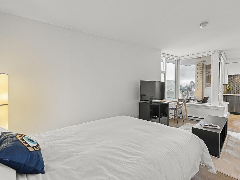 502 311 E 6th Avenue