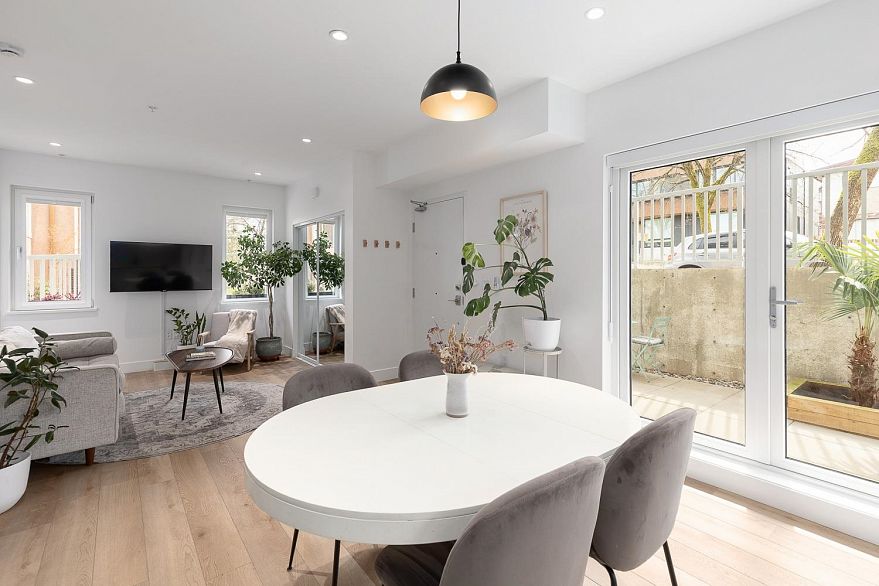 101 239 E 16th Avenue