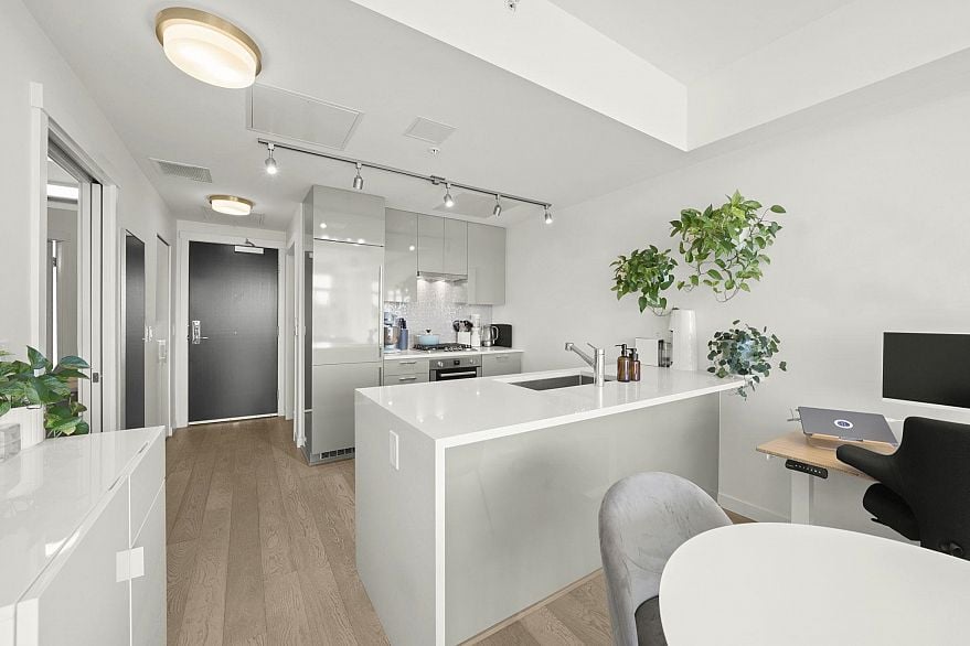 401 4171 Cambie Street