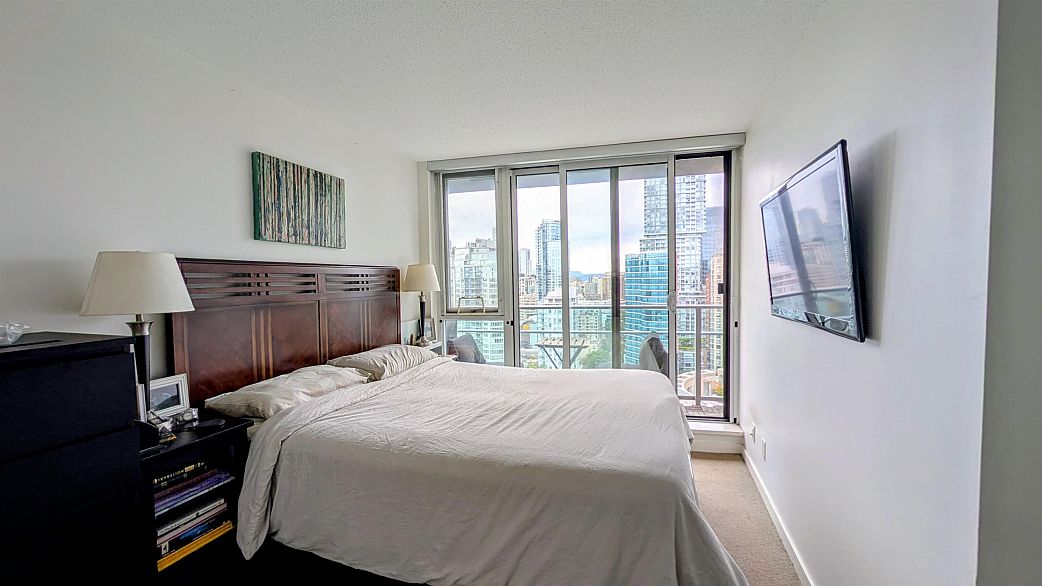 3301 233 Robson Street