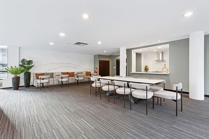 310 939 Expo Boulevard