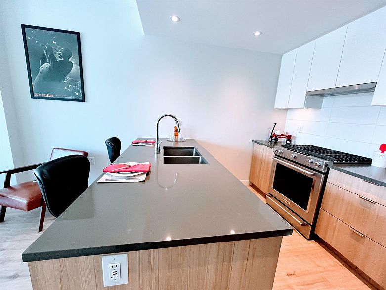 1205 3430 E Kent Avenue South