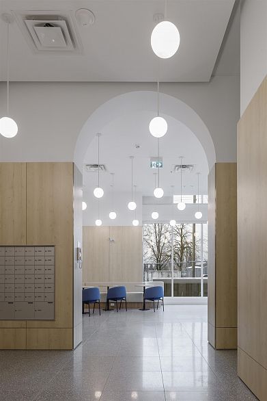 406 2471 Saint George Street