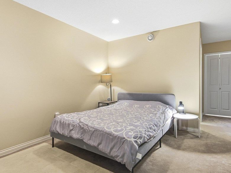 31 5650 Hampton Place