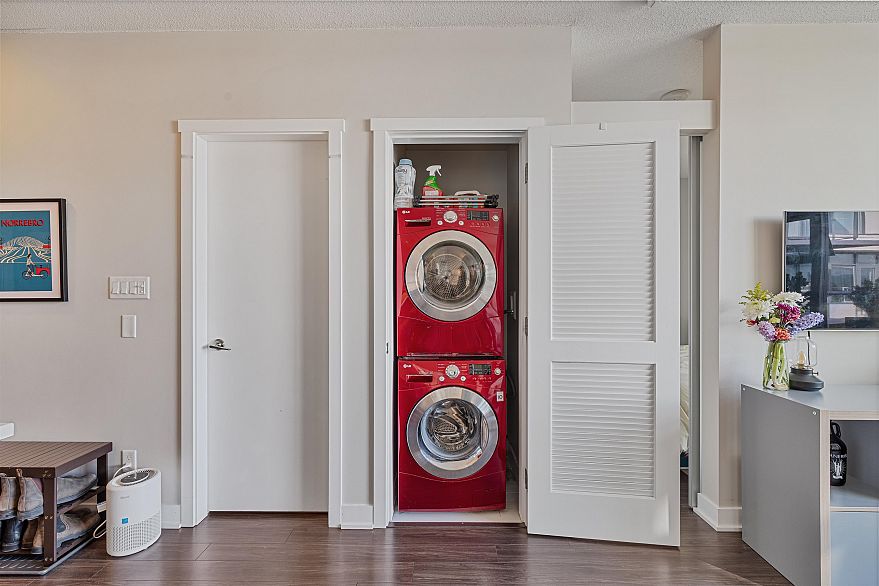 820 1777 W 7th Avenue