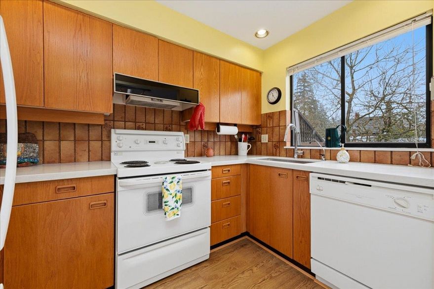 6 5730 Carnarvon Street