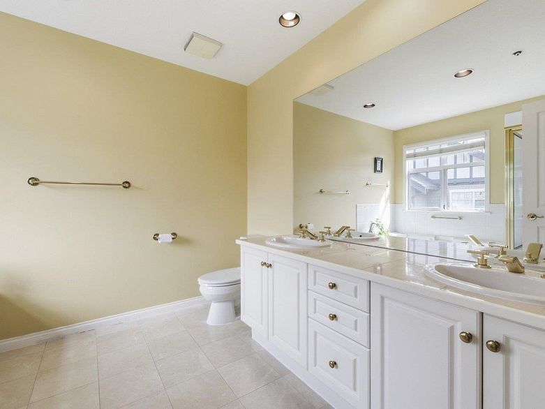 31 5650 Hampton Place