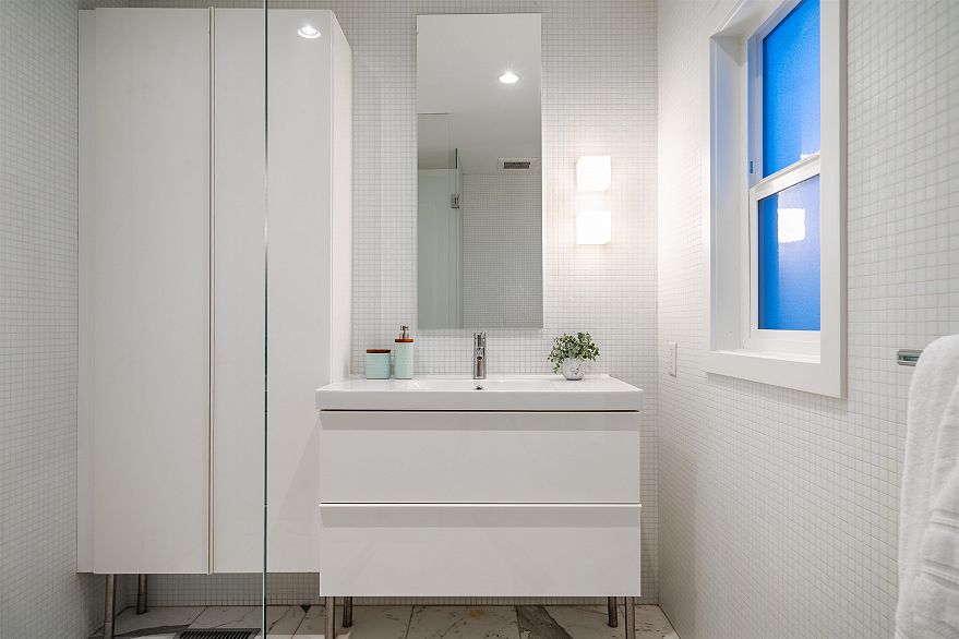 2011 Creelman Avenue