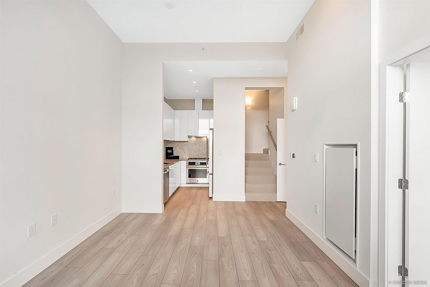 3559 E Kent Avenue North