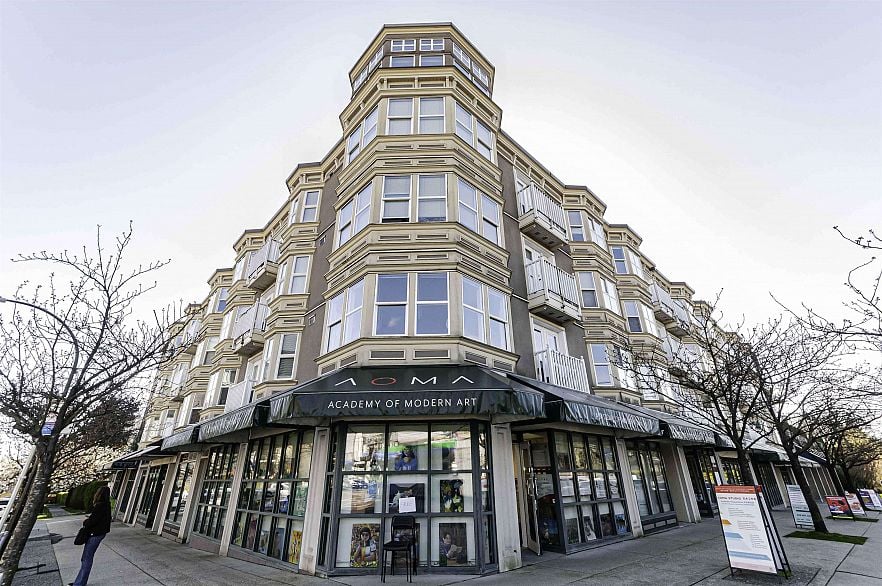 PH6 5723 Balsam Street