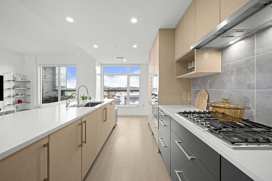 301 8888 Osler Street