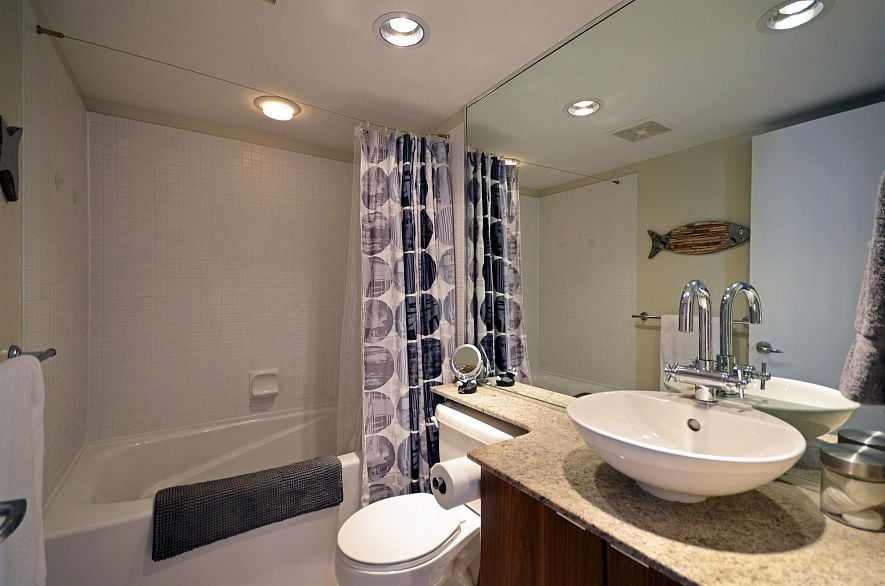 601 989 Beatty Street